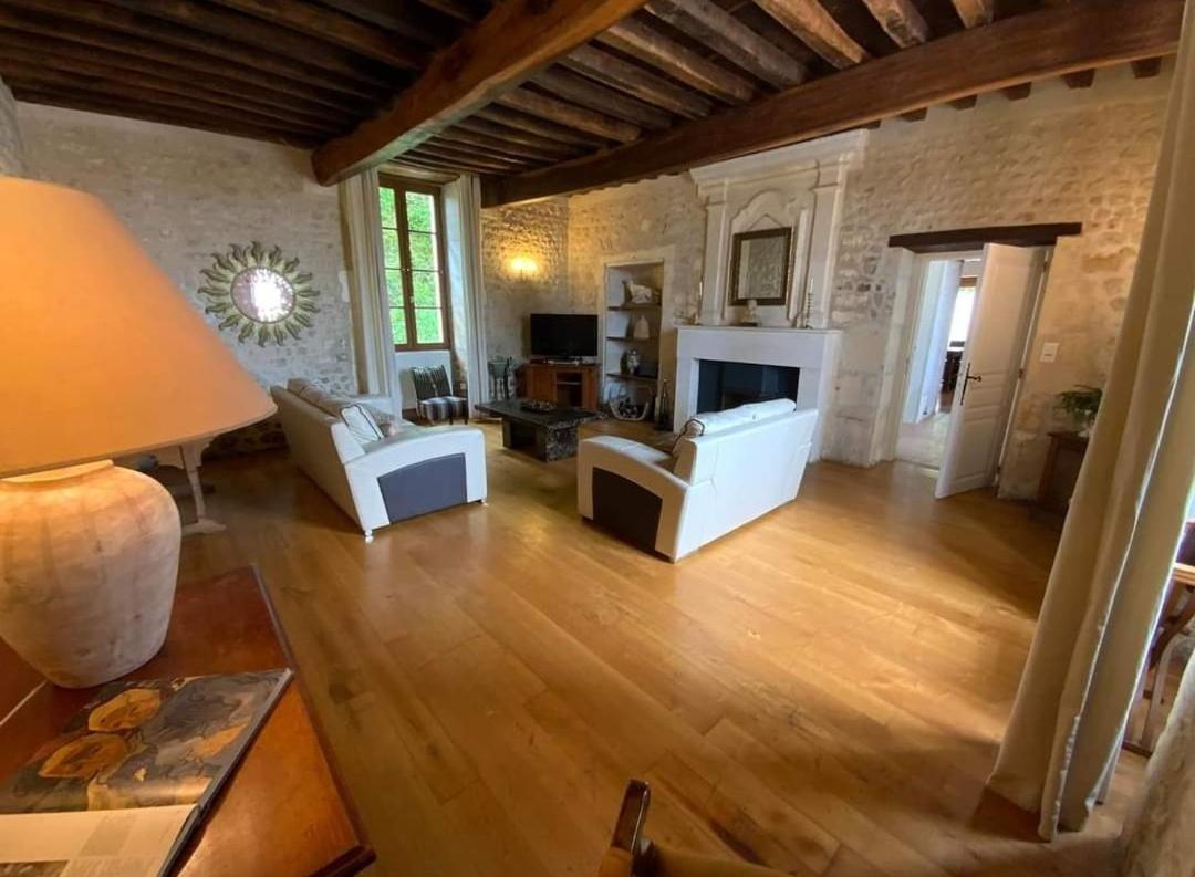 French Farmhouse Retreat With Pool & Superb Views. Blanzac  Экстерьер фото